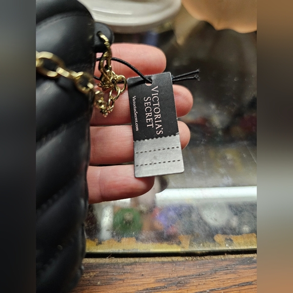 Victoria Secret Black Sanitizer Holder Chevron Style - Picture 3 of 8